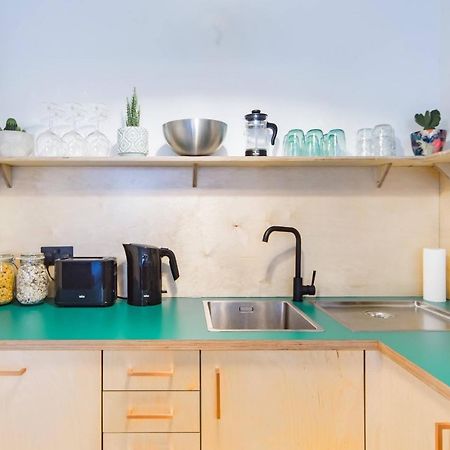 The Plywood Flat, Modern Style In A Traditional Tenement EDI Exterior foto